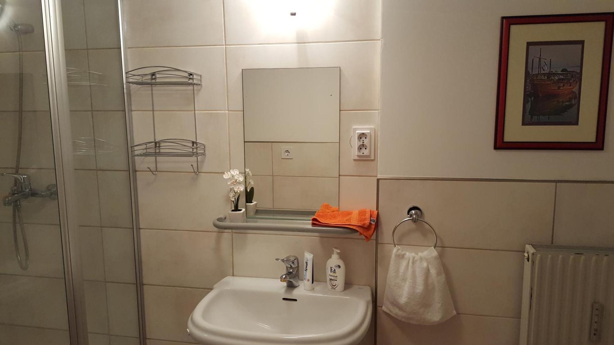 Hangulat Vendeghaz Apartmanok Orosháza الغرفة الصورة